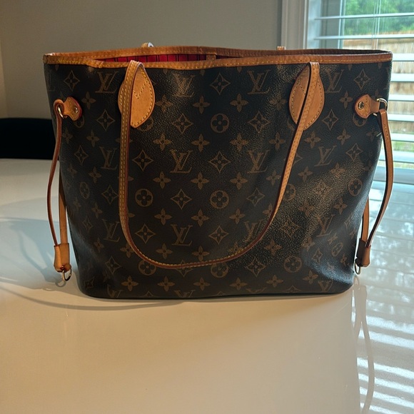 Louis Vuitton tote bag, large in size very well kept - Picture 1 of 6